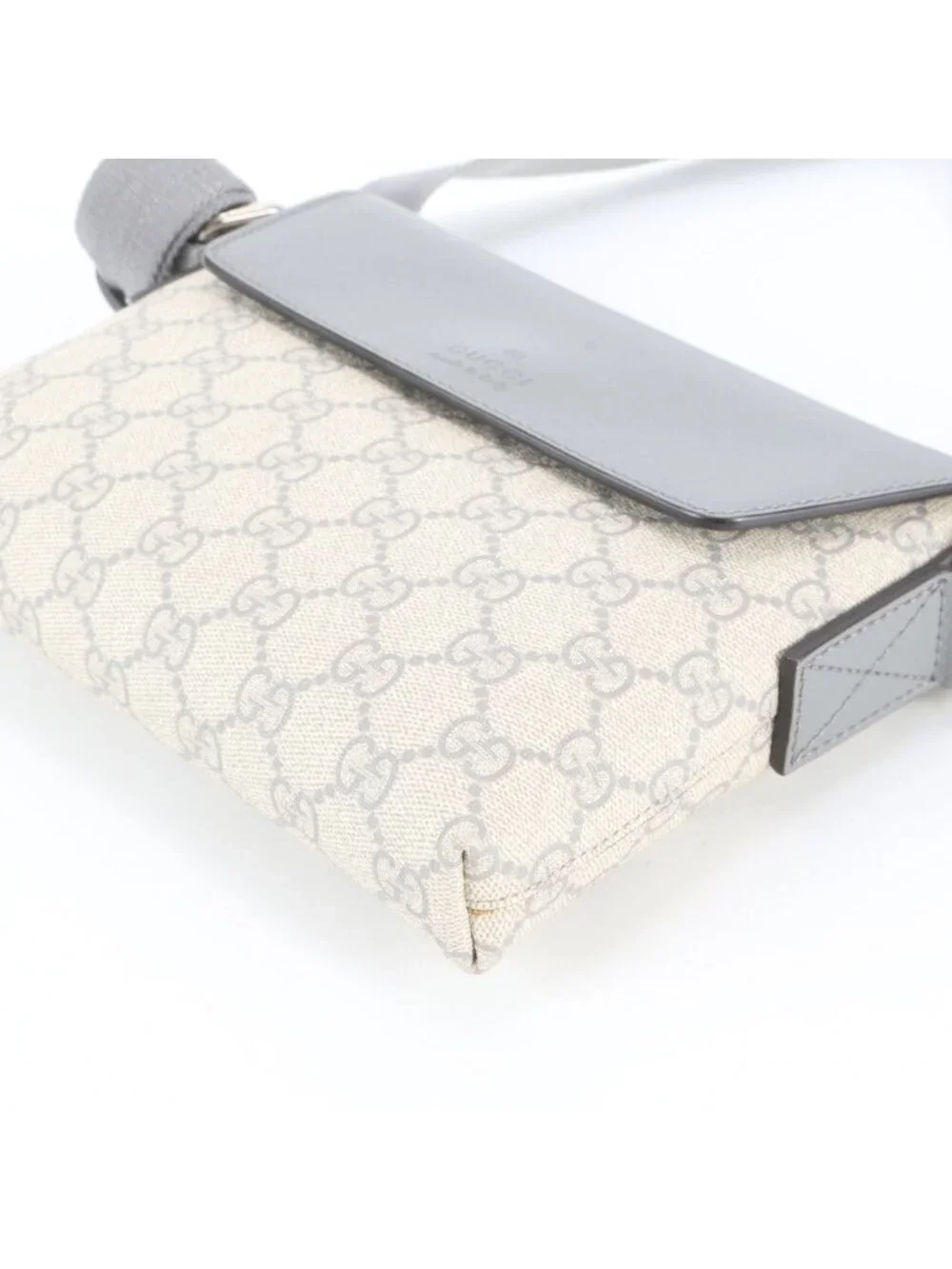 Gucci GG Supreme Leather Shoulder Bag Crossbody Messenger